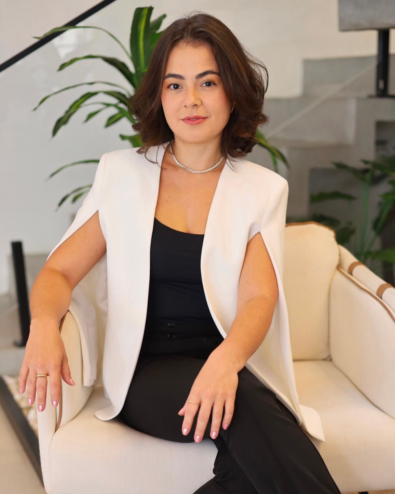Dra. Marina Fick acolhendo paciente na consulta